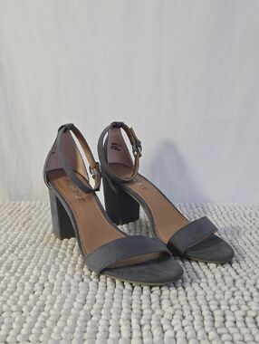 Report Payson Size 7.5 Gray Open Toe Ankle Strap Block Heel Sandals